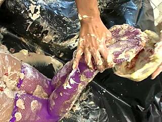 Wanna see us impure lesbians spreading food while rubbing and eating pussies?