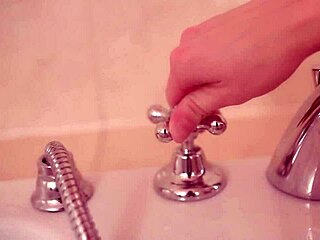 loreen fingers wet pussy in steamy bath