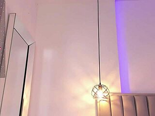 yineth teases on webcam with her sexy curves