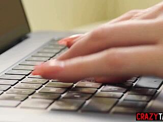 Big Tits Milf Lauren Phillips Fingers And Fucks Horny Lesbian Babe