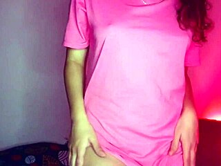 check out this horny colombian girlfriend's wet pussy