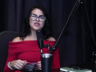 Annie Clementine Films Swingers Orgy with Family Cheers