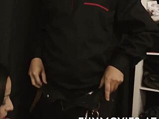 Cum-hungry gamers tease with sloppy blowjobs