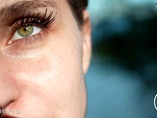 Vacation teen delivers flawless public blowjob