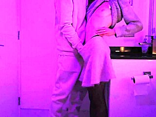 party teen sneaks away for steamy club toilet hookup