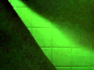 HUGE DILDO INSERTION PLEASURES TIGHT HOLE EXPLOSIVELY!