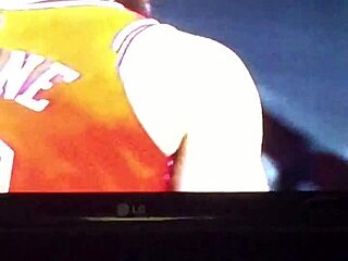 rhonda's voluptuous ass bounces seductively drawing eyes everywhere around