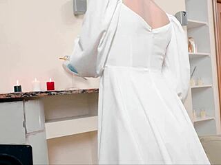 TOY deep inside makes me squirm with pleasure!