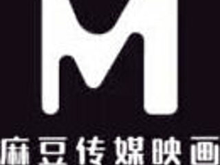 BIG BOOBS CANDIDATE MAKES EROTIC COMMENTS IN 3SOME!