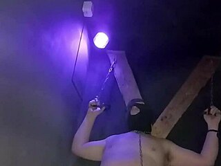 Maitresse Kantalis caged and bound in nightclub