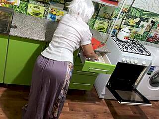 Old Milf's Big Ass Built for Deep Anal