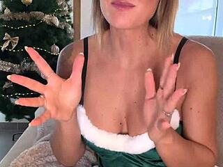 french cutie toys shaved pussy in solo vibrator play