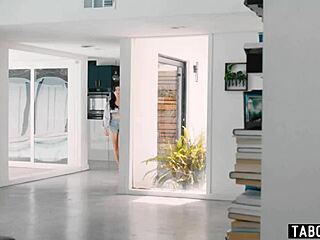 nicole doshi squirtin first time oh god!!