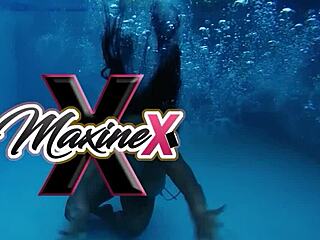 maxine swims into wet licks squirting orgasms everywhere 💦😋