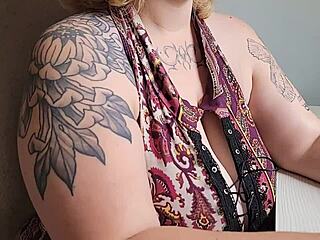 office pal doesn't mind your eyes on her huge saggy tits