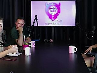 SWINGER HOUSE TRANS TRYOUT TURNS BRIGAS MANSÃO URSO WILD!