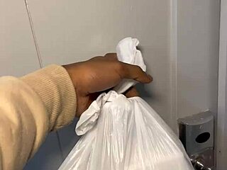 colombiana orders delivery pays with hot creampie sex 🔥🍑💦