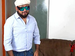 damn this venezolana's fat ass takes a huge cock in casting!