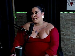 Bizarre fetish queen slaps and pees for wild thrills