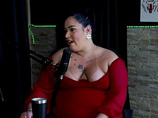 Bizarre fetish queen slaps and pees for wild thrills