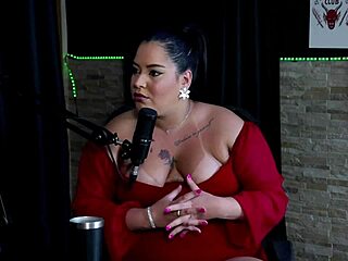 Bizarre fetish queen slaps and pees for wild thrills