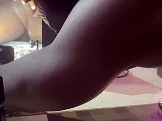 Huge pussy milf slut squirts on homemade machine toy in black amateur