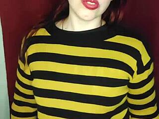 Nude to stepsis makes her insanely horny now