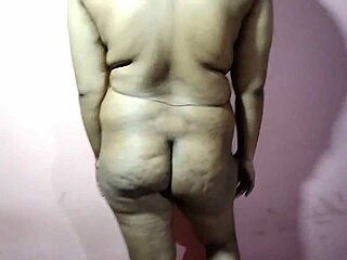 😏 curvy indian girlfriend helps friend cum fast