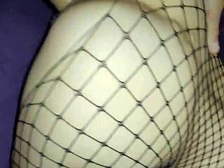 i can't resist this fit milf's beautiful holes