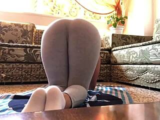 Horny Arab Muslim Mommy Stretches in Yoga