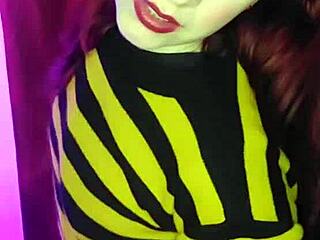 Nude to stepsis makes her insanely horny now