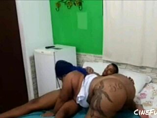 gordinha safada chubby brunette craves huge anal gaping