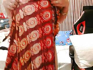 my sexy private striptease reveals curvy legs and swollen pussy