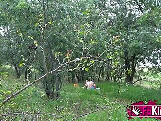 Amanda Luxor hunts irresistible public cocks!