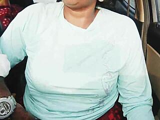 Desi babe screams in car sex with dirty Telugu pussy talk!