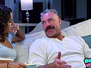 Hot babe grabs free smash pounding pass now