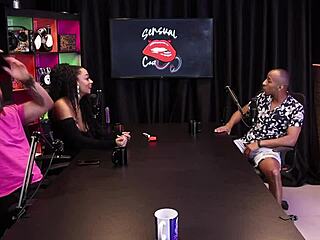 safada negra sucks negao's cock then measures it after dirty talk