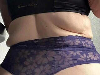 Sexy BBW Shakes Huge Ass In Tight Lingerie!