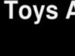 Veronica Leal fists massive anal toy