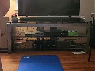 sexy granny vee flashes saggy tits and pussy during naked yoga