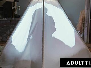 lily starfire sneaks steamy fuck by oblivious woman 😈🔥