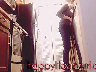 girl ignores you while cleaning kitchen giantess cam 😏🧹