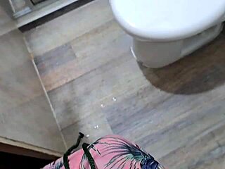 fucking this curvy latina in shower rocks