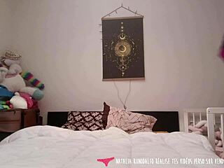 belle française natalia riinoldato masturbe jupe plissée cam 💋🍑