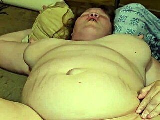 foot fetish builds to intense cumming release