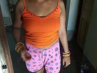 desi shaved pussy gets creampied