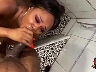 Thick chocolate babe deepthroats in shower