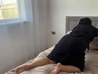 Arab milf zalifah excitedly flashes shaved pussy ass cleaning