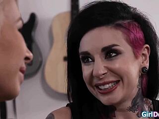 Joanna Angel Craves Licking Petite Girlfriend's Shaved Pussy Immediately