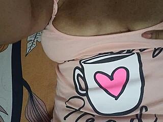 curvy latina masturbates juicy pussy lips on hidden cam